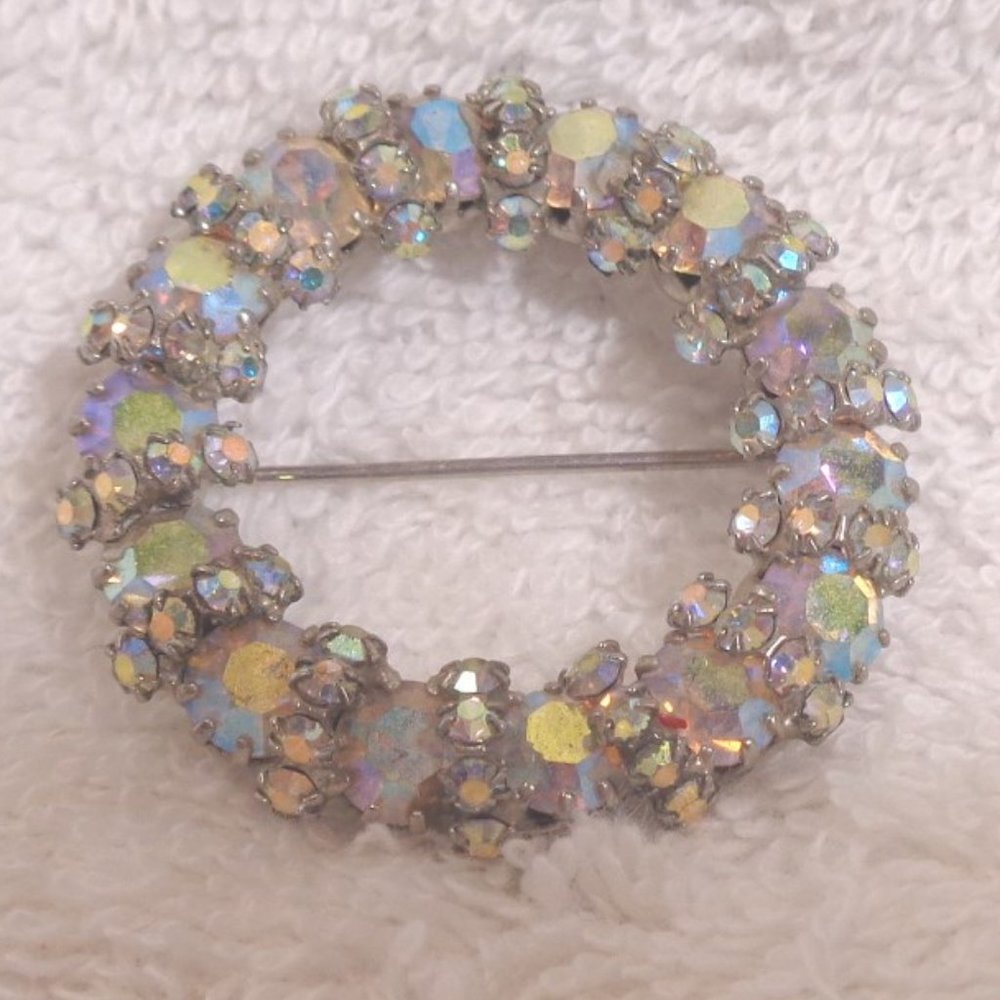 FINAL PRICE!! Unique Sparkling Rhinestone Brooch